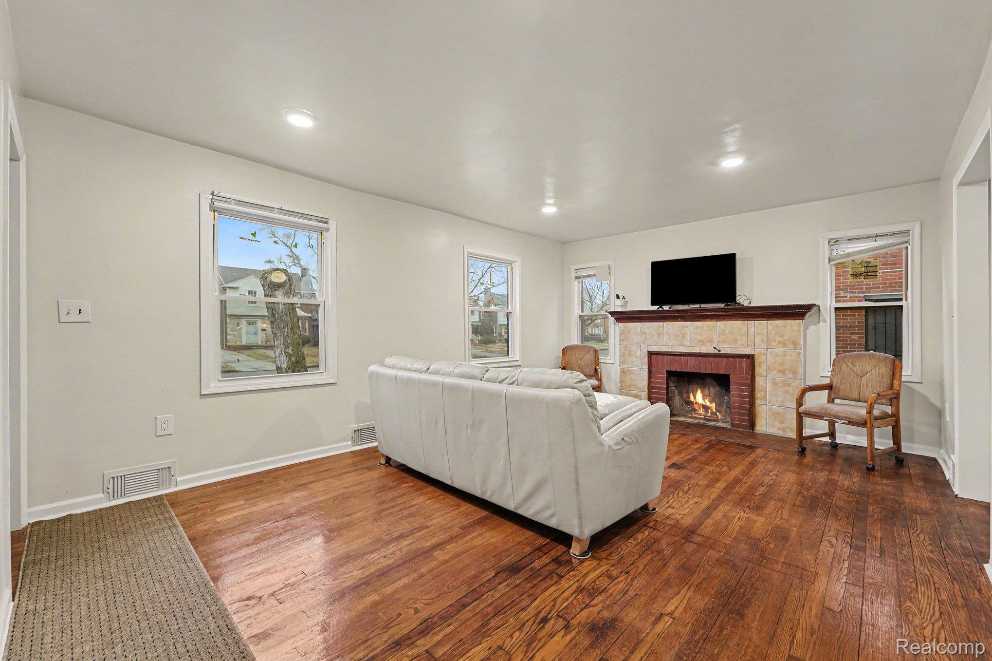 16814 Strathmoor Street