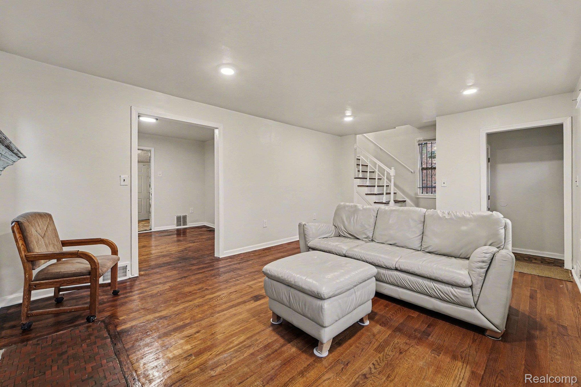 16814 Strathmoor Street