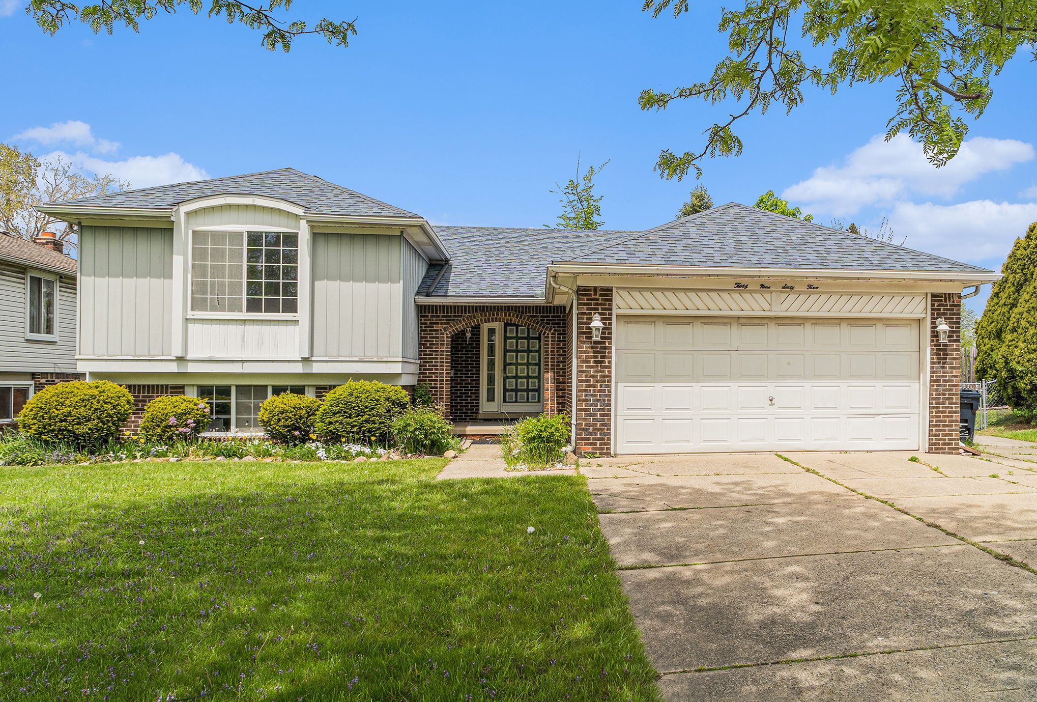 3965 HEARNS Drive