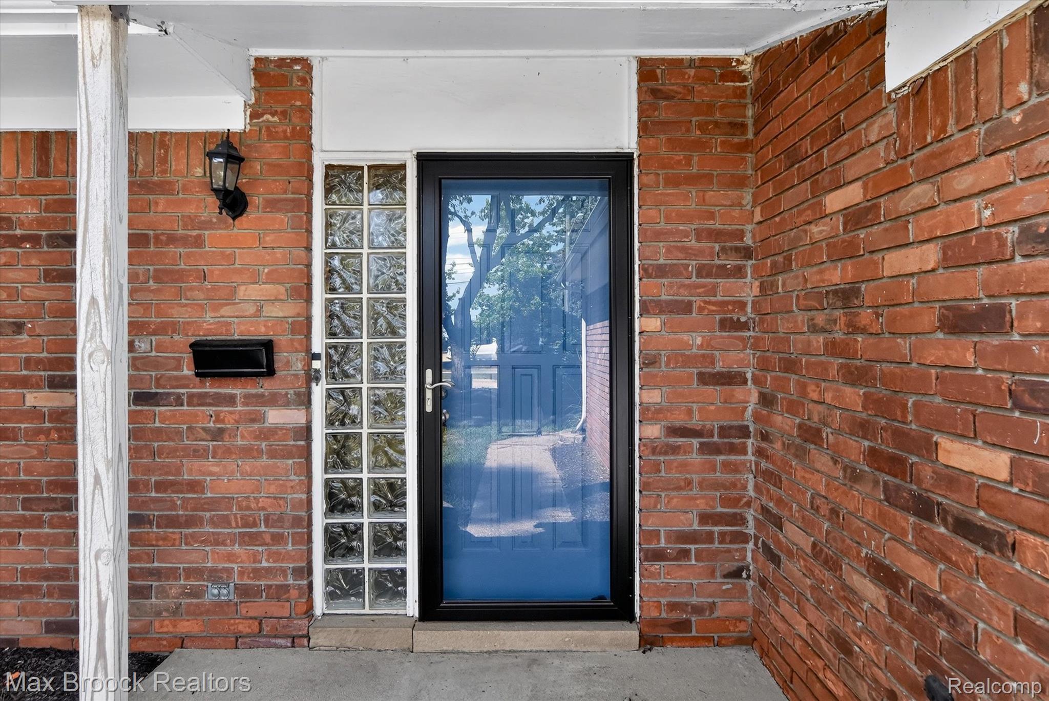 42459 Postiff Avenue