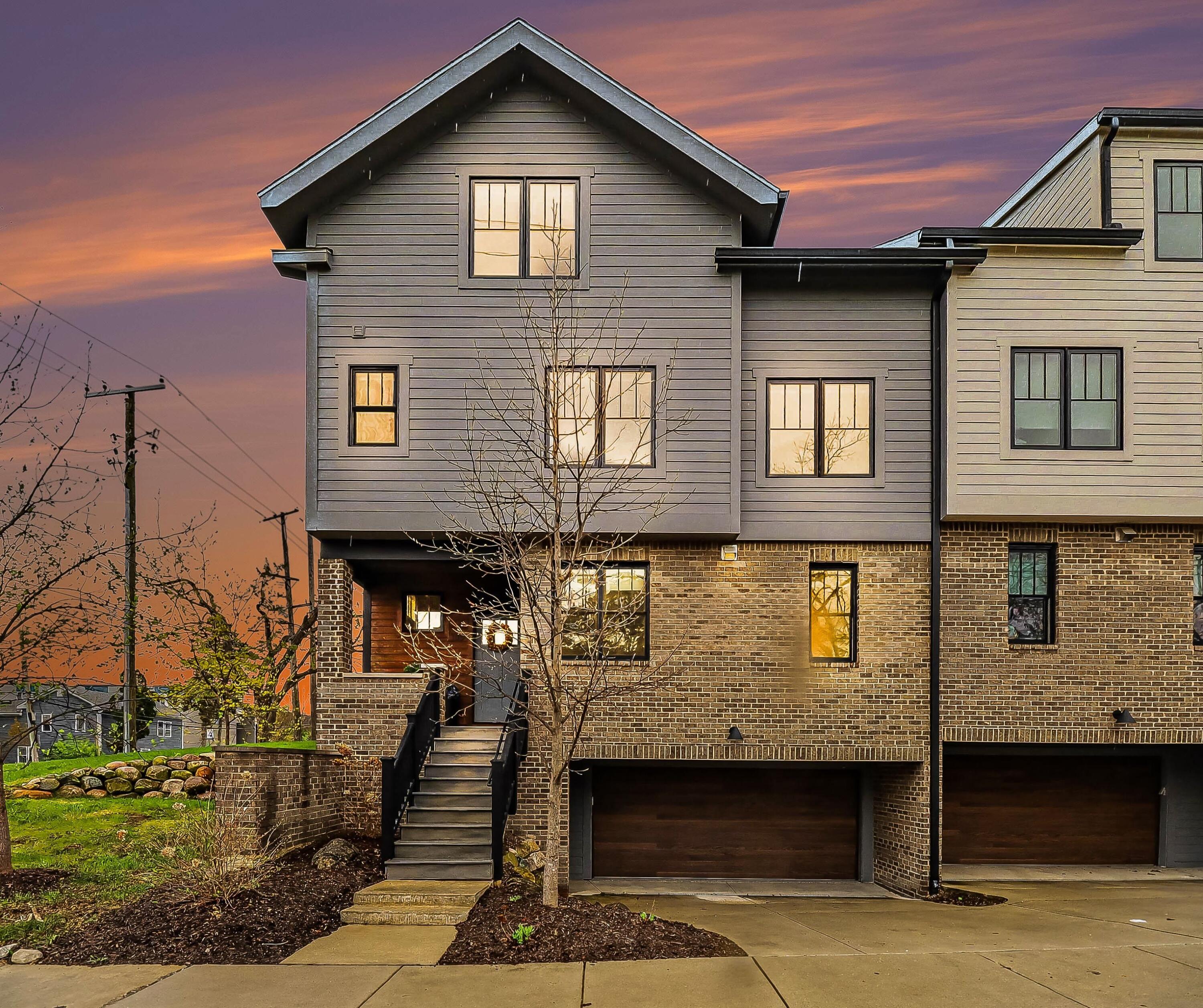 103 W Davis Avenue