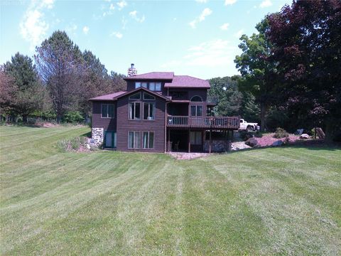 6140 McGuire Road Fenton City MI 48430