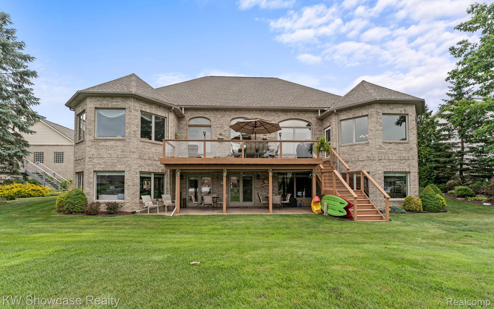 9210 Twin Lakes Drive