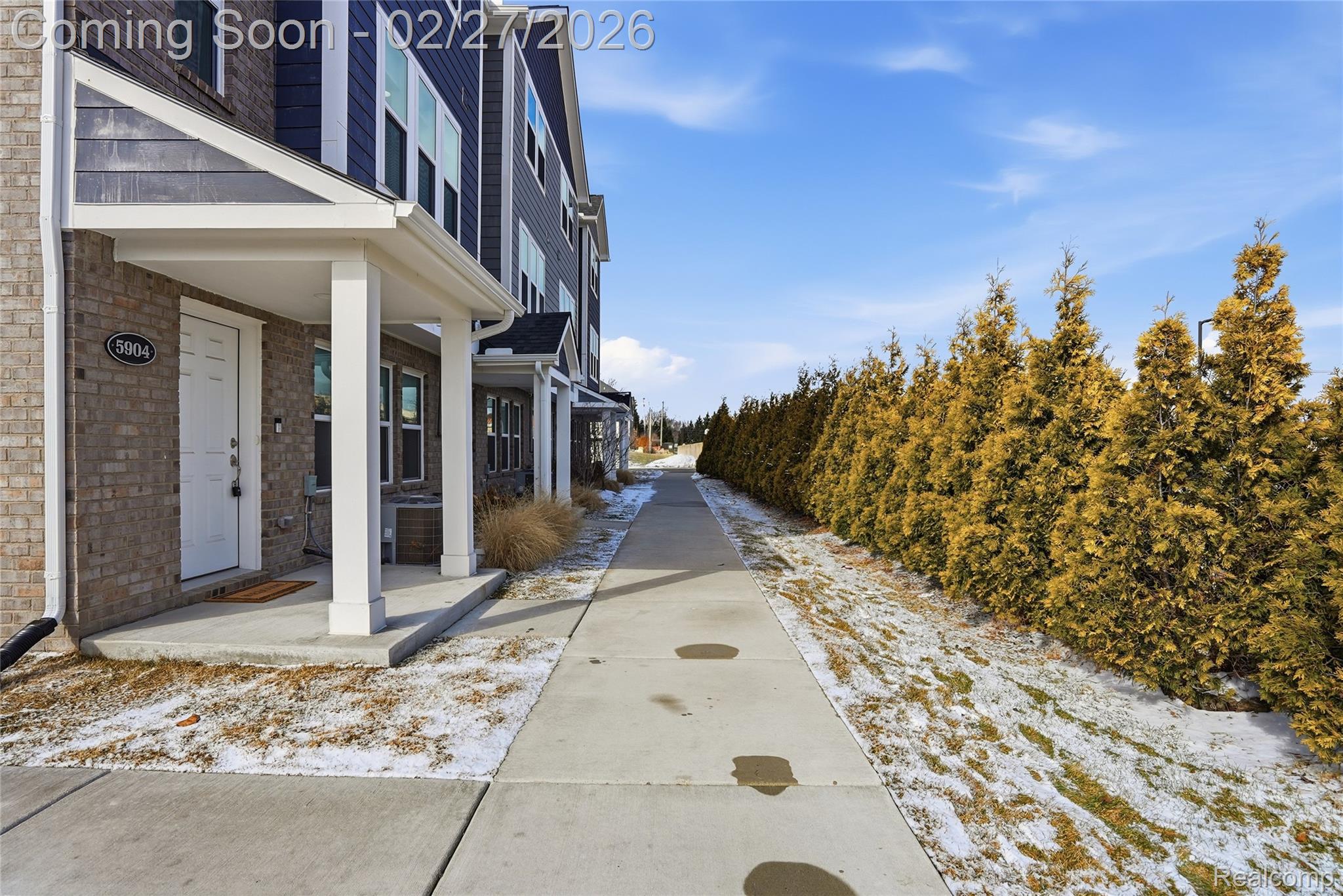 5904 Square Lake Court