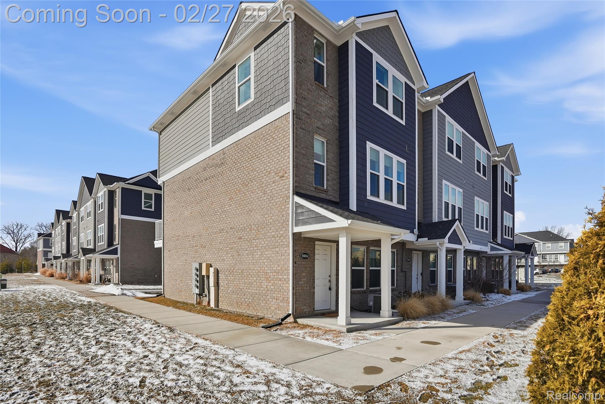 5904 Square Lake Court