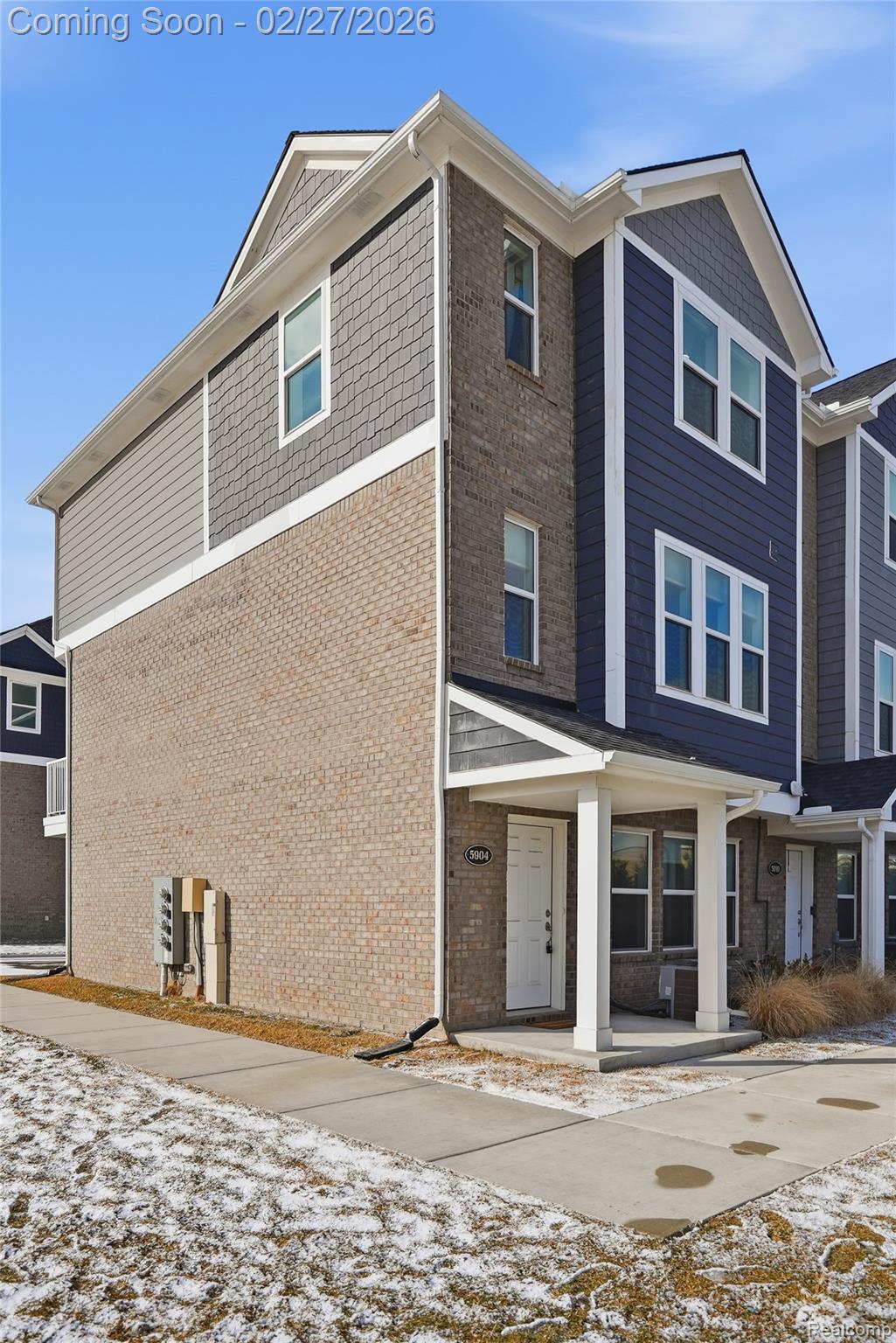 5904 Square Lake Court