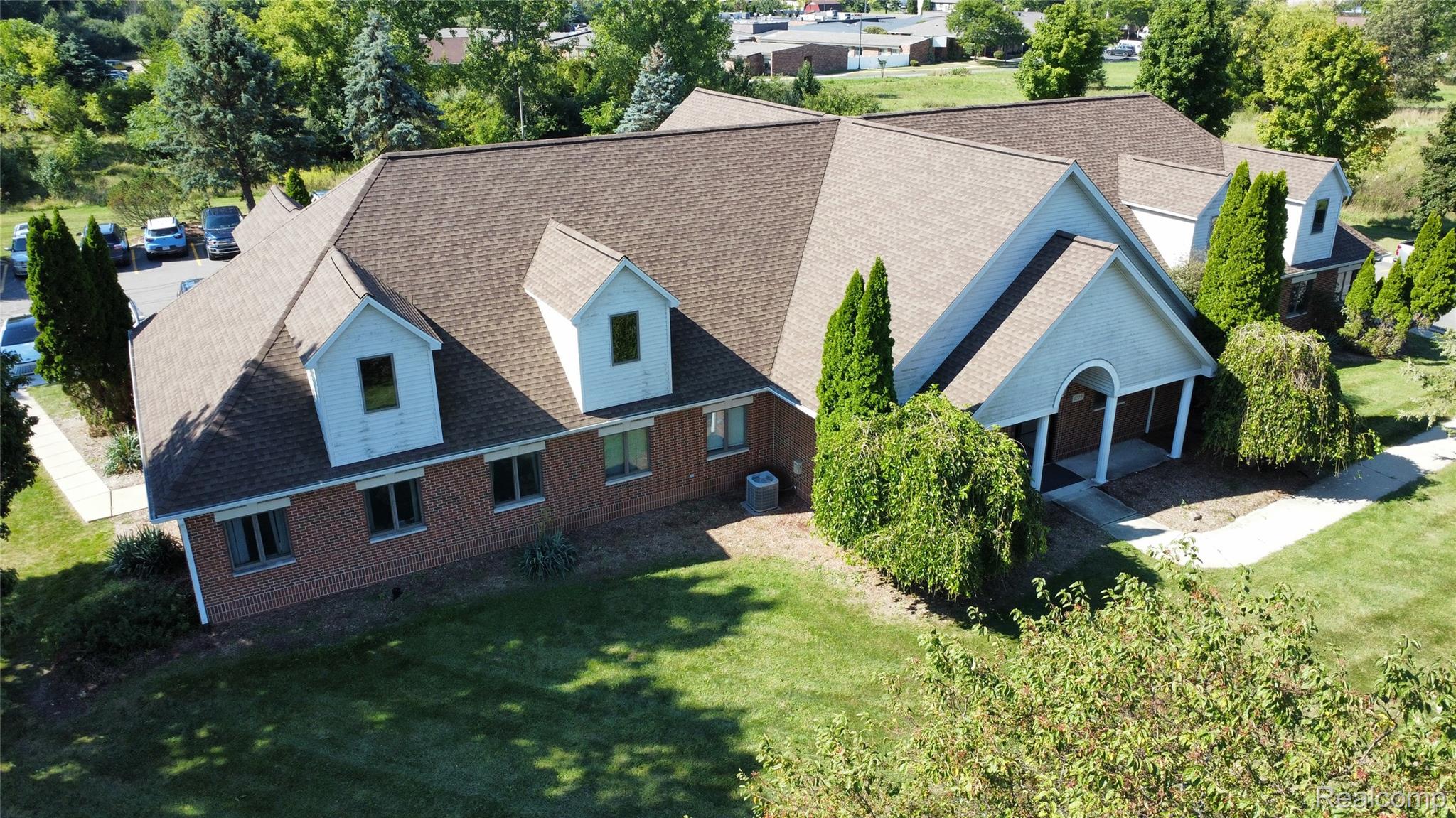 1225 W Grand River Avenue