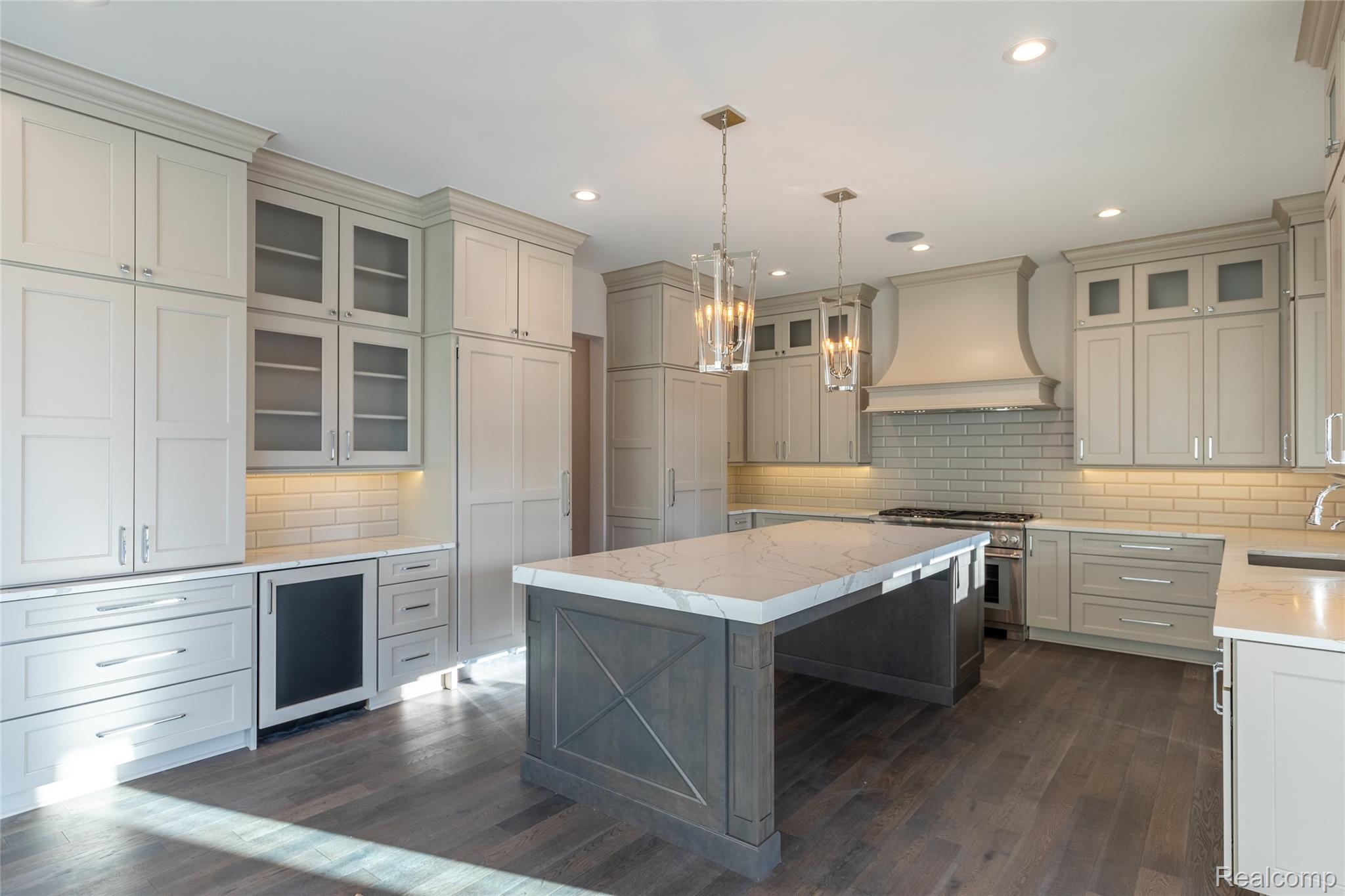 2599 Forest Glen Court