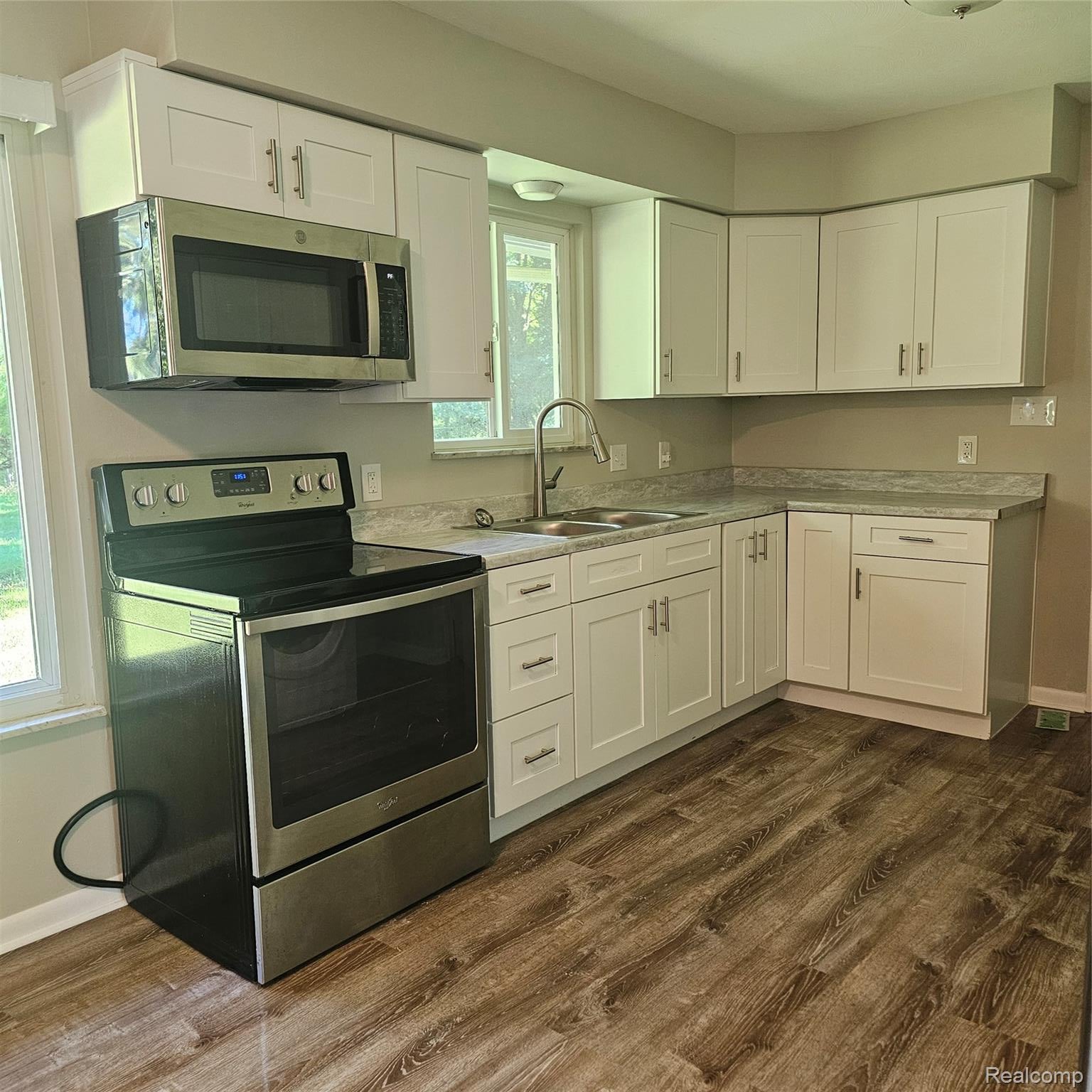 2931/2935 Spring Hill Drive