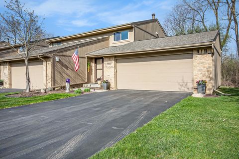 4365 S MEADOW Drive Waterford Charter Township Oakland MI 48329