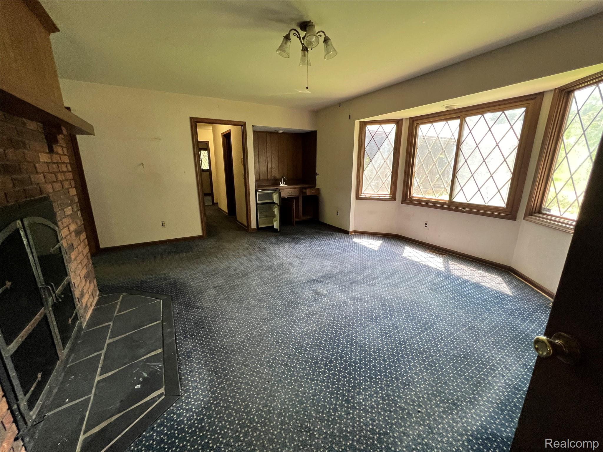 1250 Club Drive