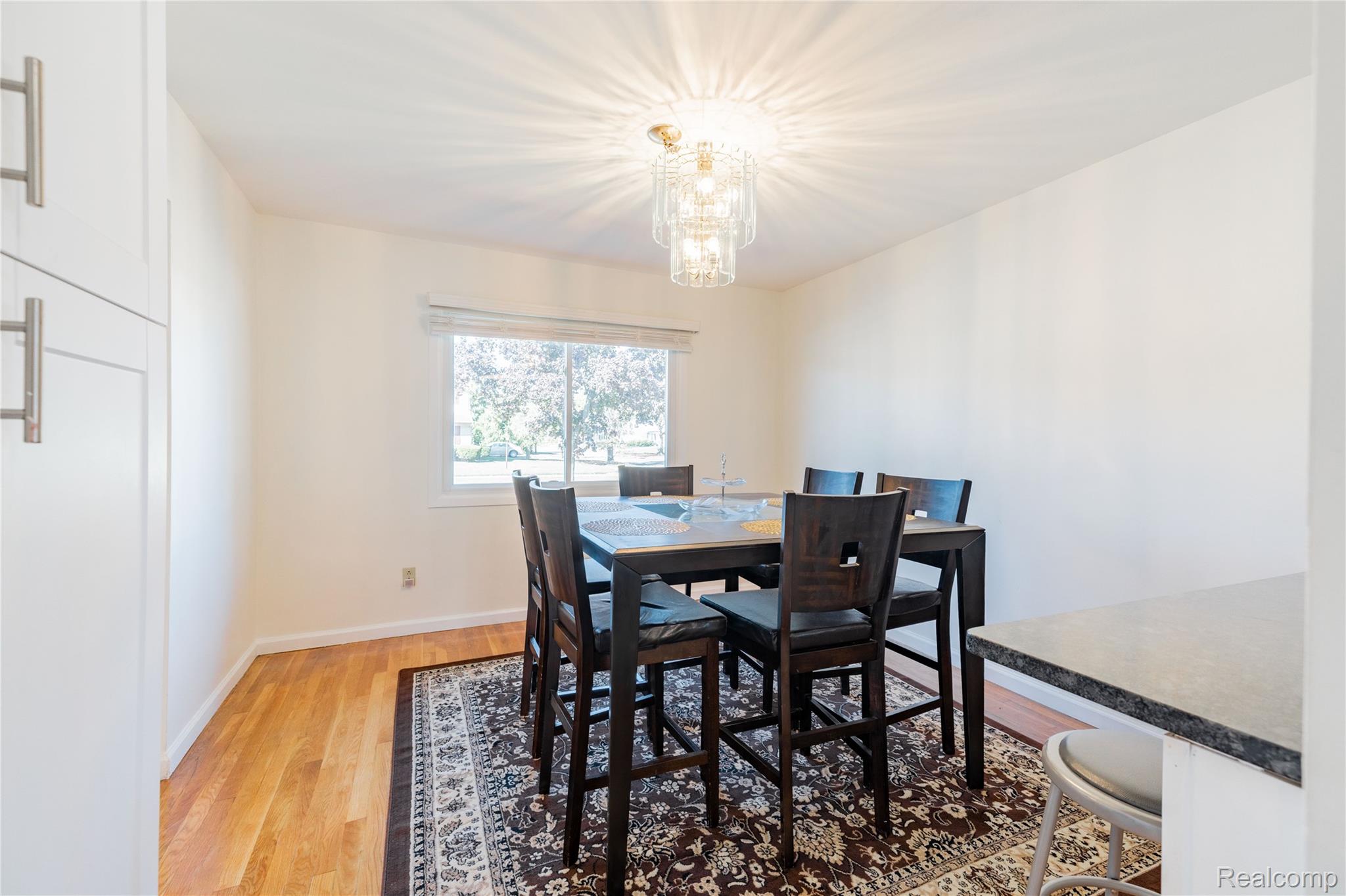 27166 Sutherland Street