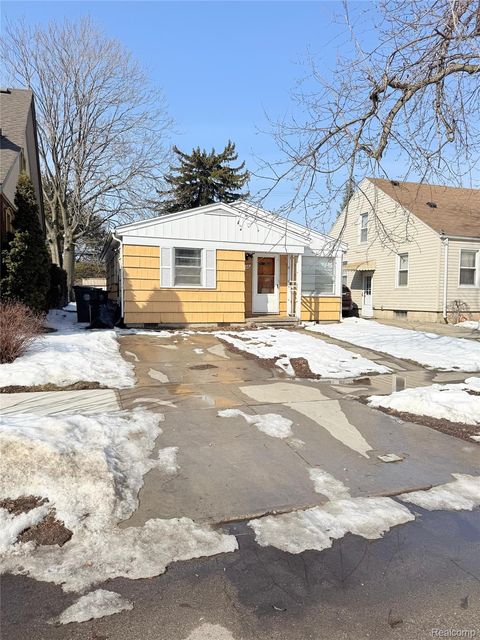 17633 Henry Street Melvindale City MI 48122