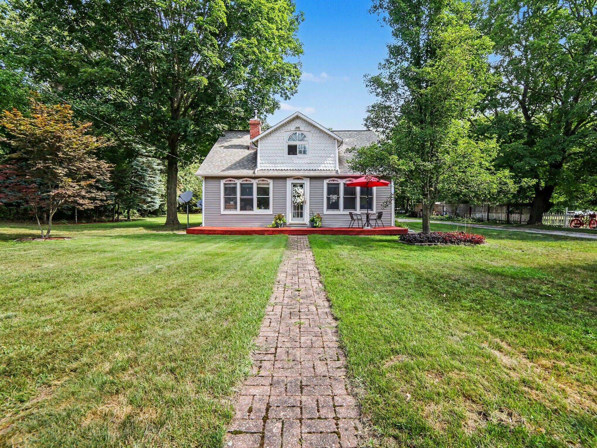 2620 Middle Lake Road