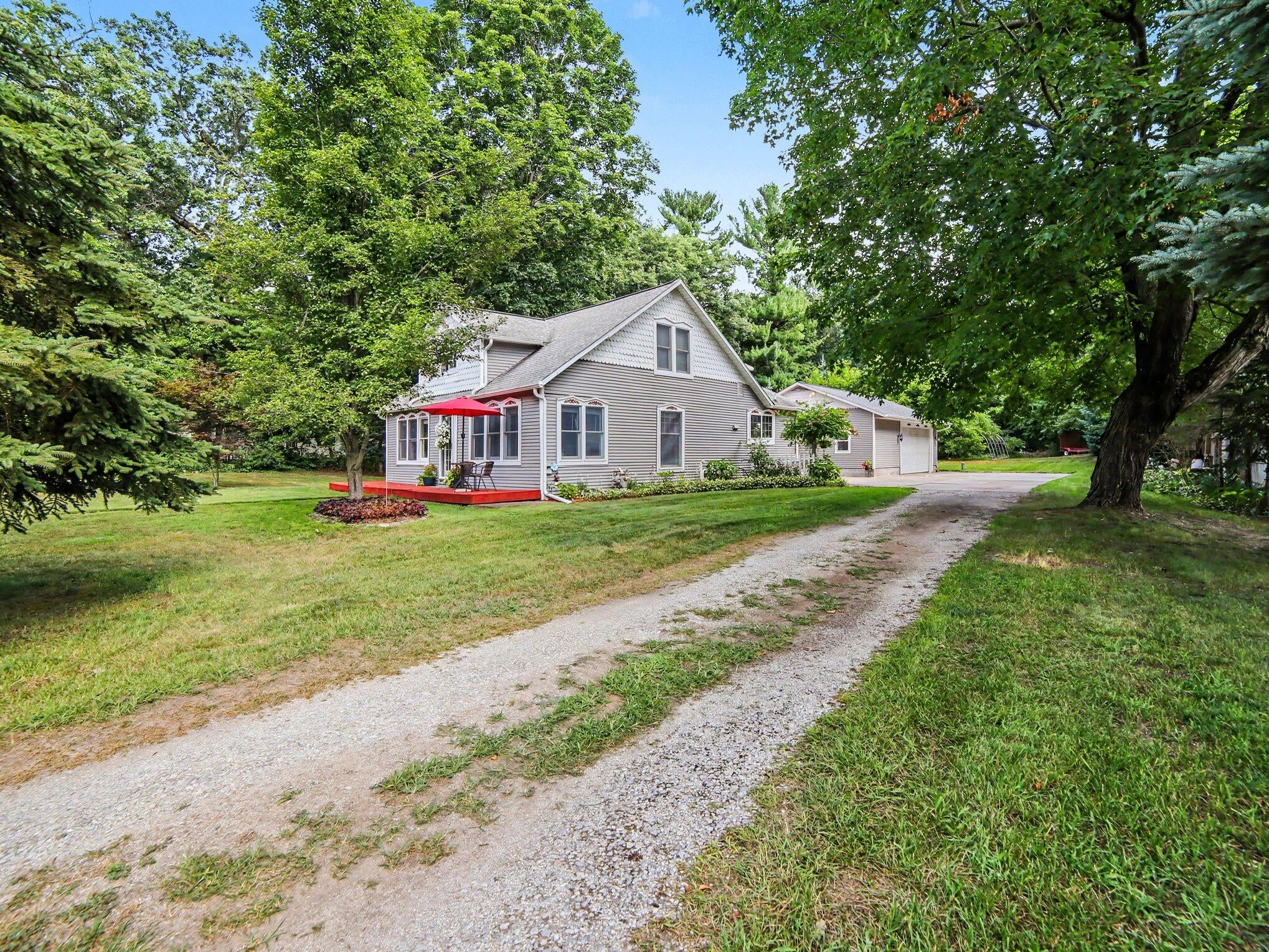 2620 Middle Lake Road