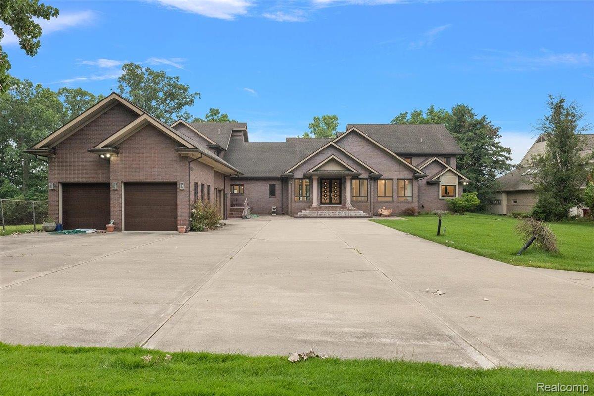 2612 Cove Lane