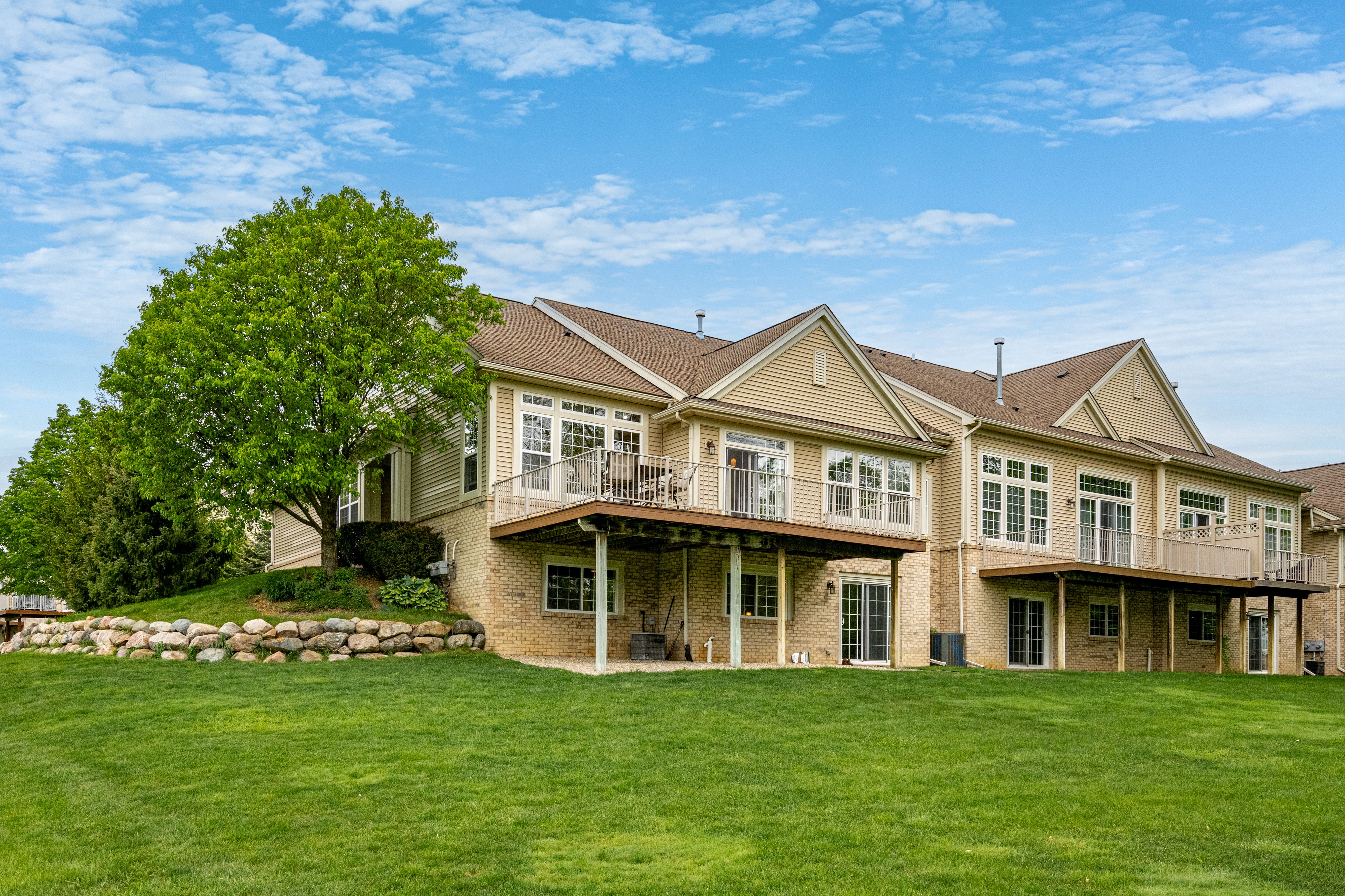 5947 BAYPOINTE Boulevard