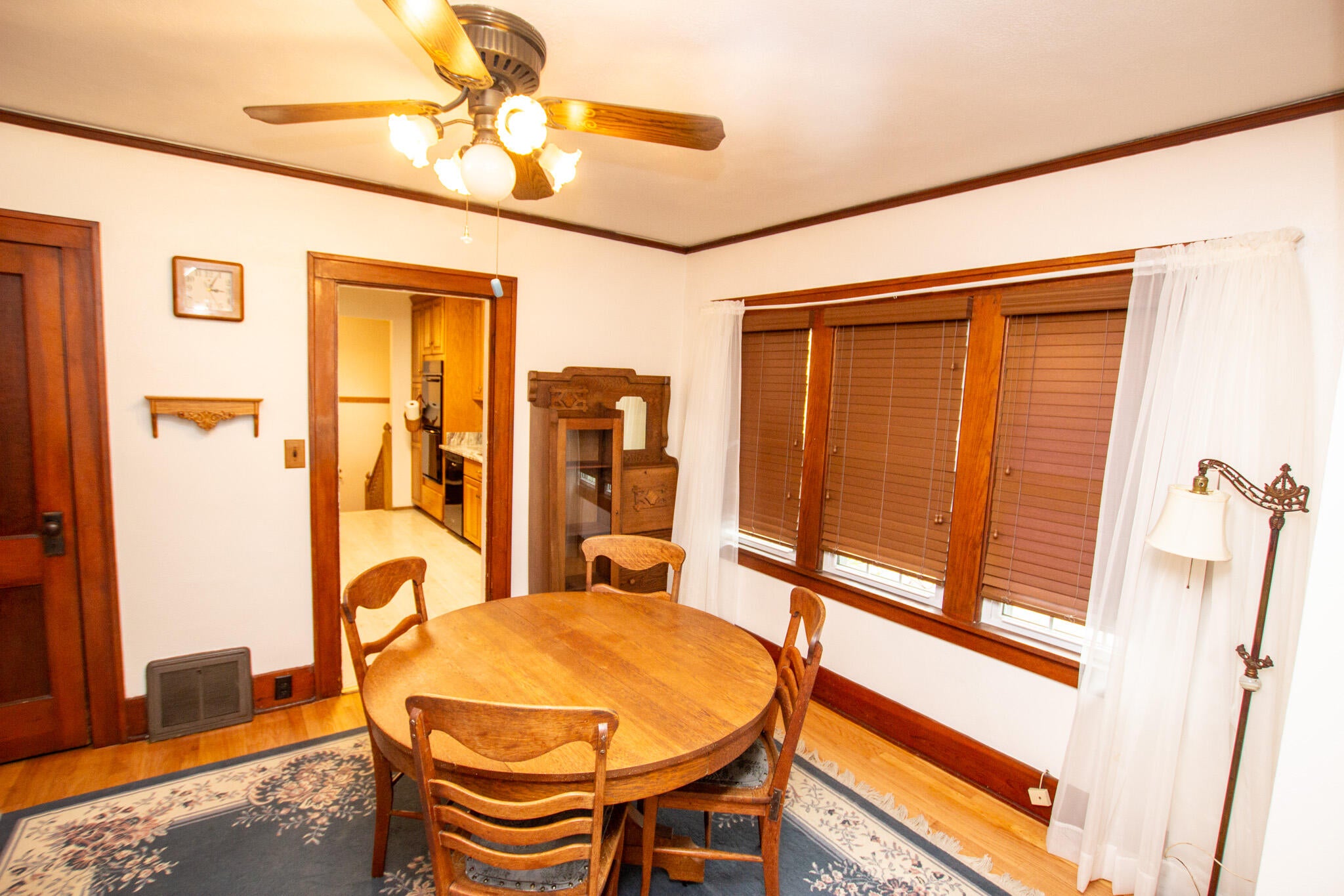 207 E Bertrand Road