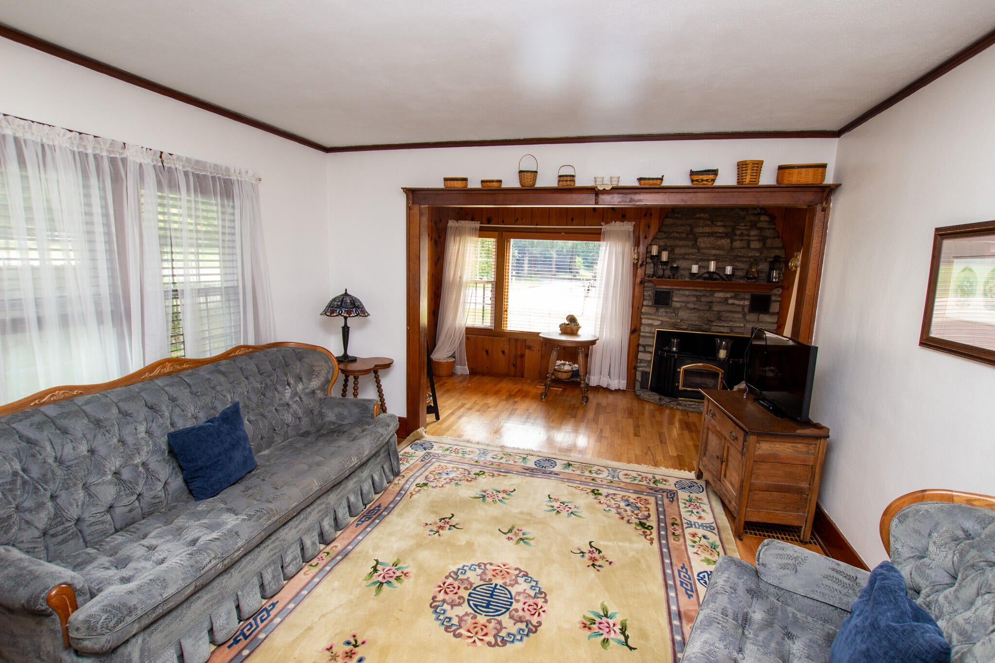 207 E Bertrand Road