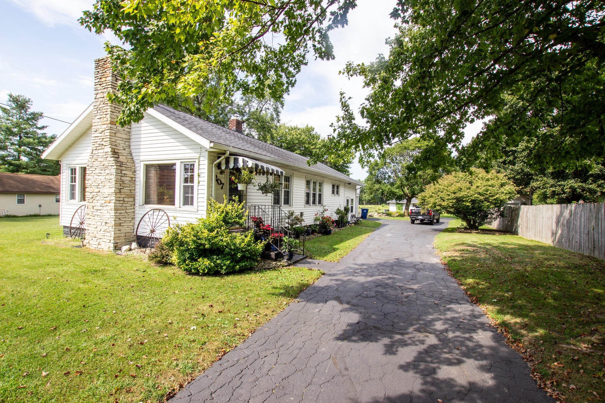 207 E Bertrand Road