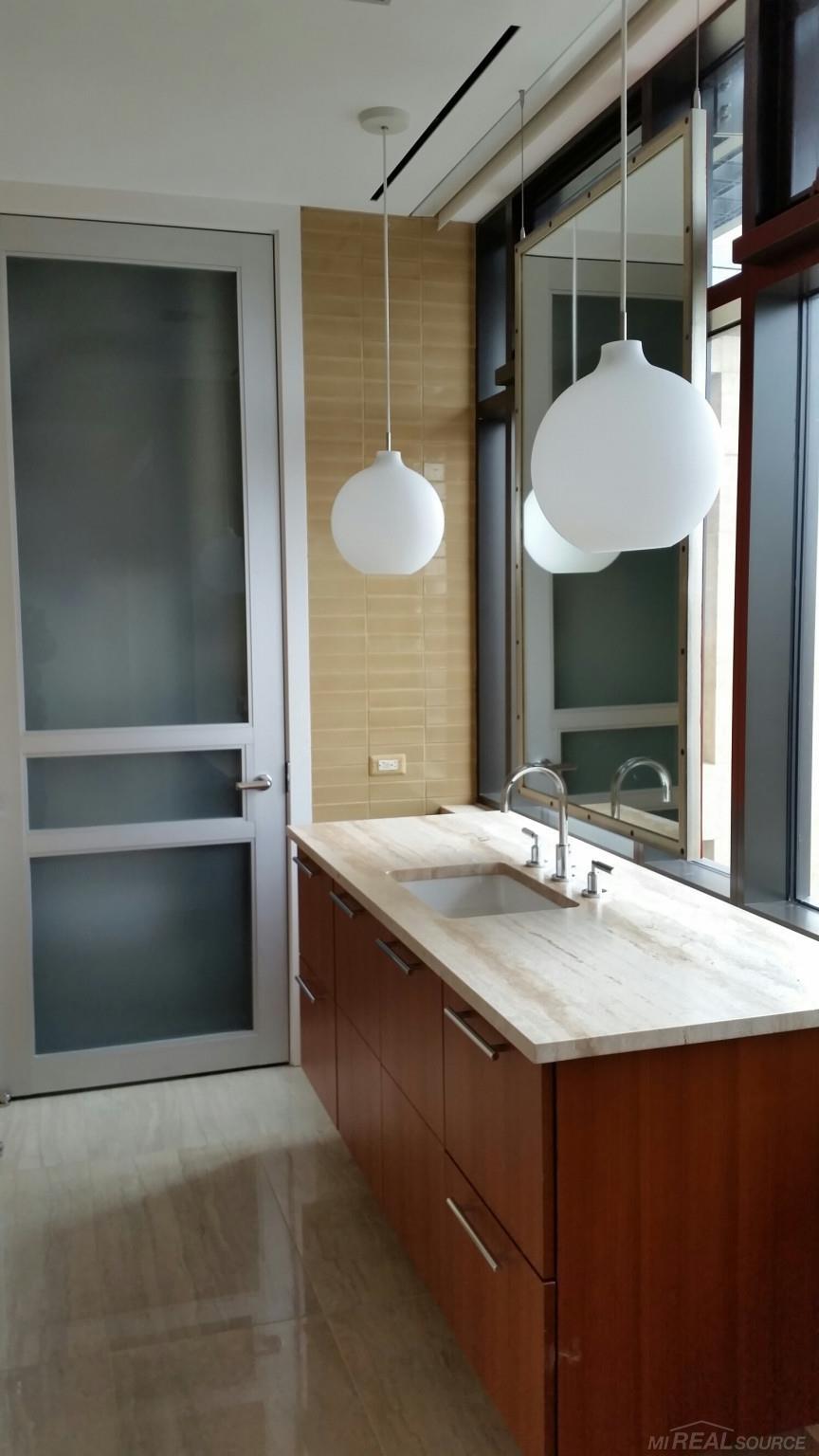 34977 Woodward Avenue