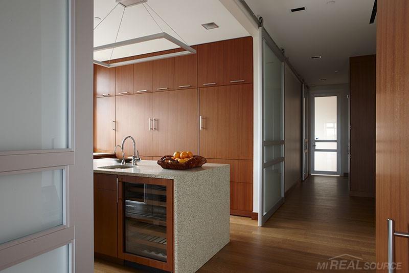 34977 Woodward Avenue