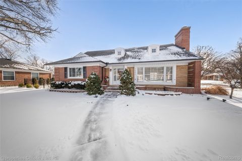 1331 Fairholme Road Grosse Pointe Woods City MI 48236