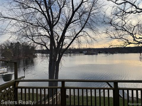 10091 Graham Drive Springfield Charter Township MI 48348