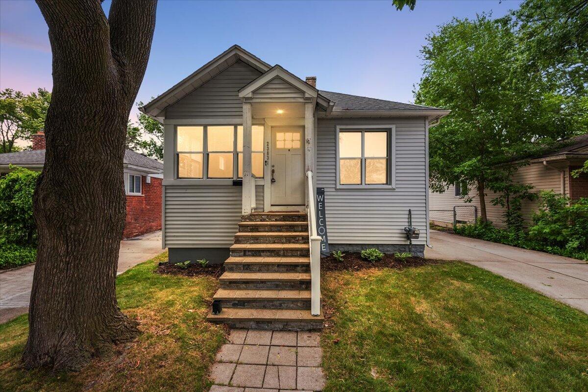 23831 Deziel Street