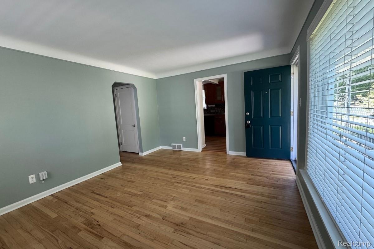 128 Girard Avenue