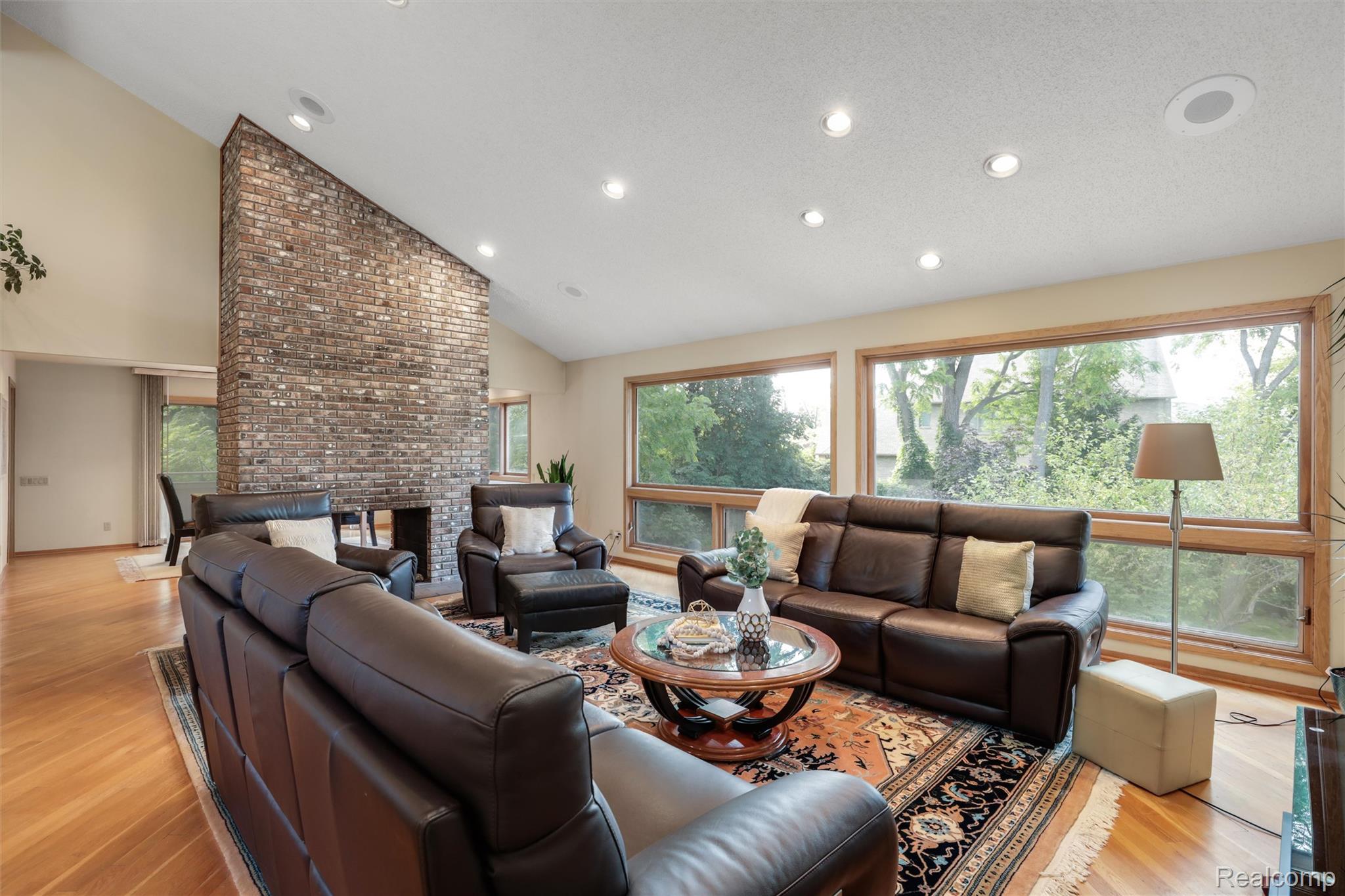 4972 Champlain Circle