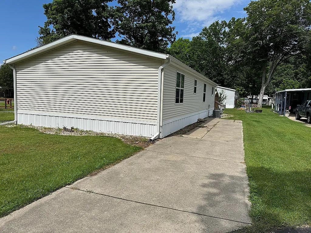 714 Golfview Circle