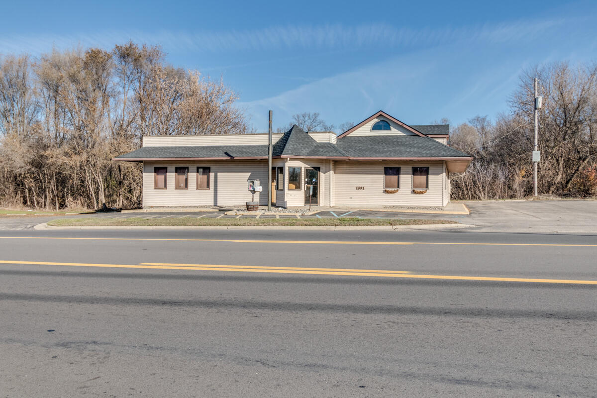 1391 E Michigan Avenue