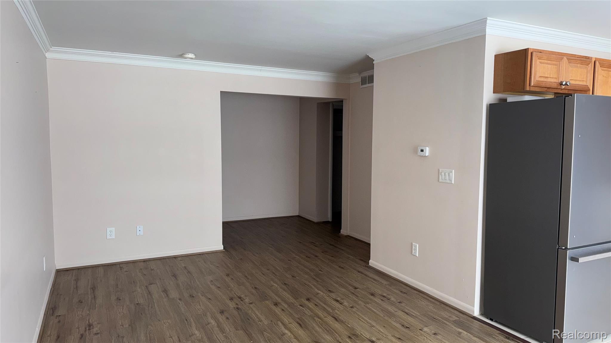 474 Fox Hills Drive N