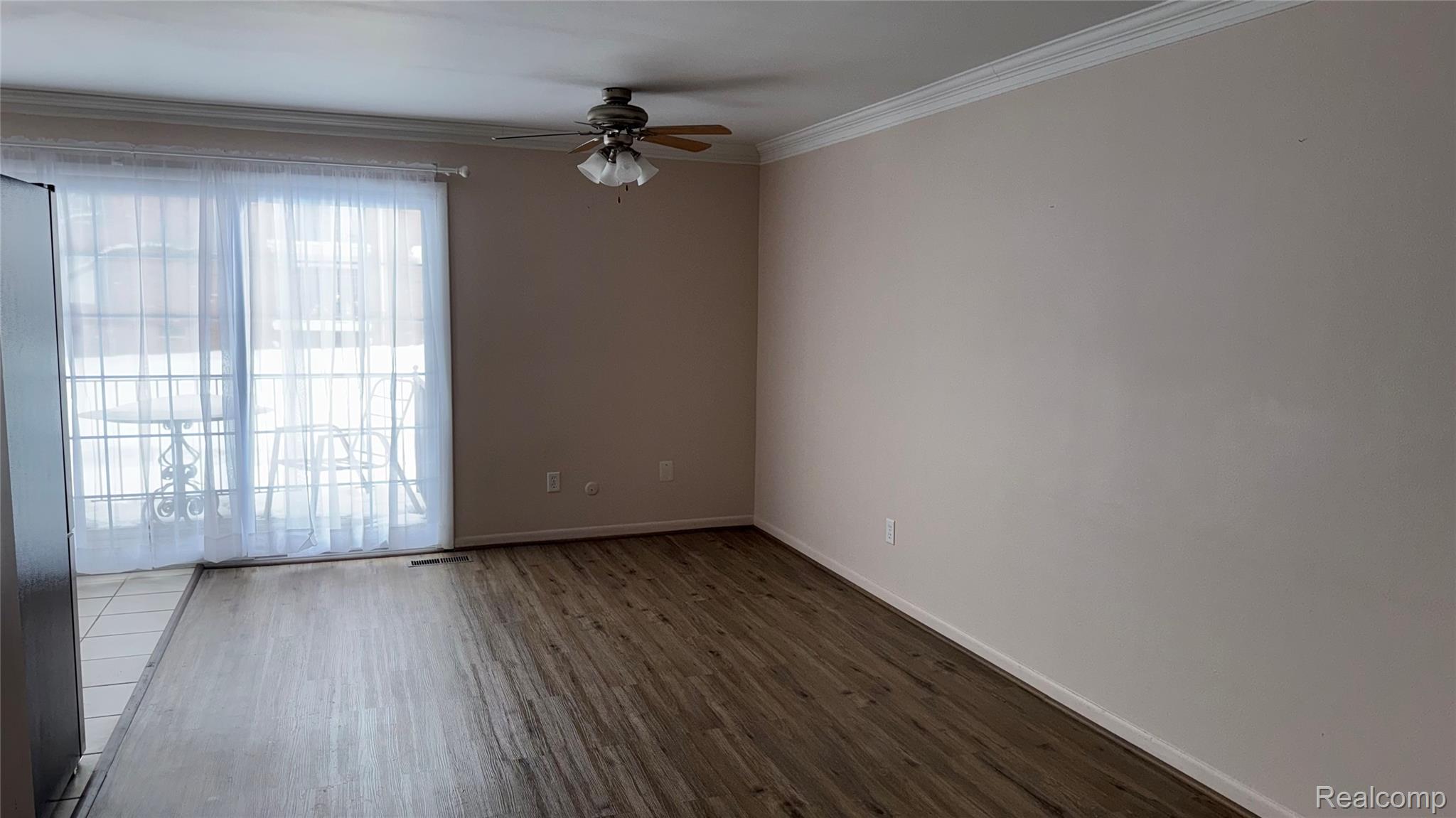 474 Fox Hills Drive N