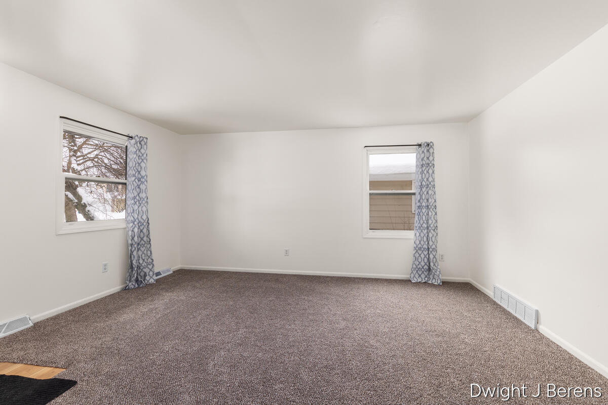 4321-4323 Dawes Court SE