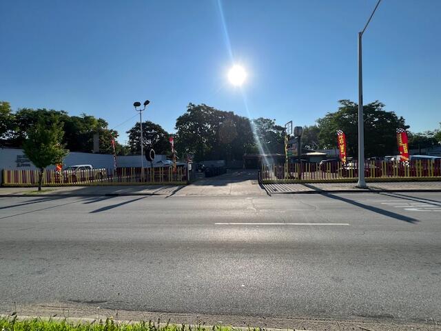 820 S Division Avenue