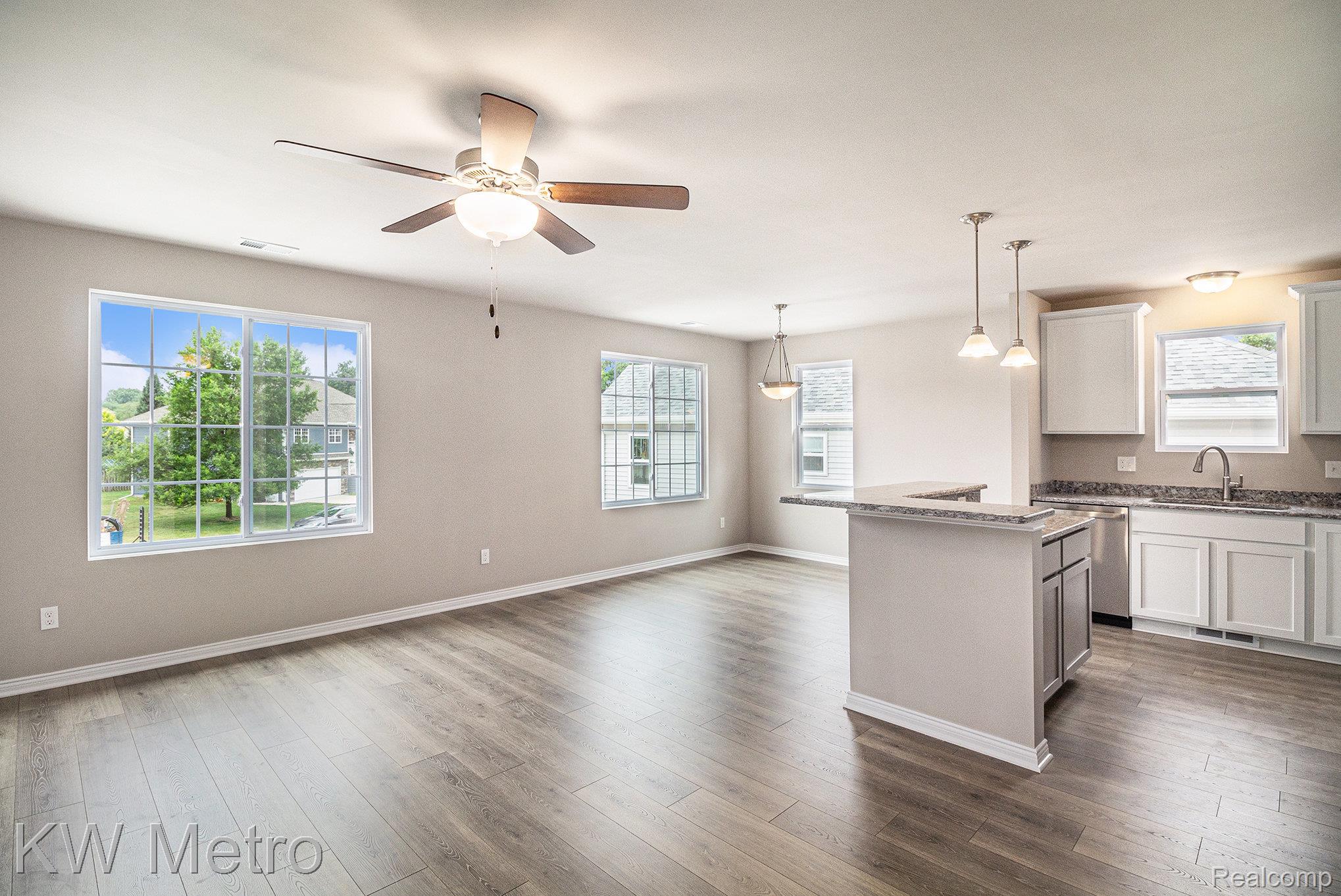 185 WHISPERING PINES Drive 9