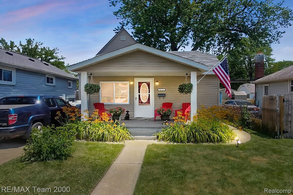 Photo of 26520 Brettonwoods Street, Madison Heights City, MI 48071 (MLS # 20261013045)