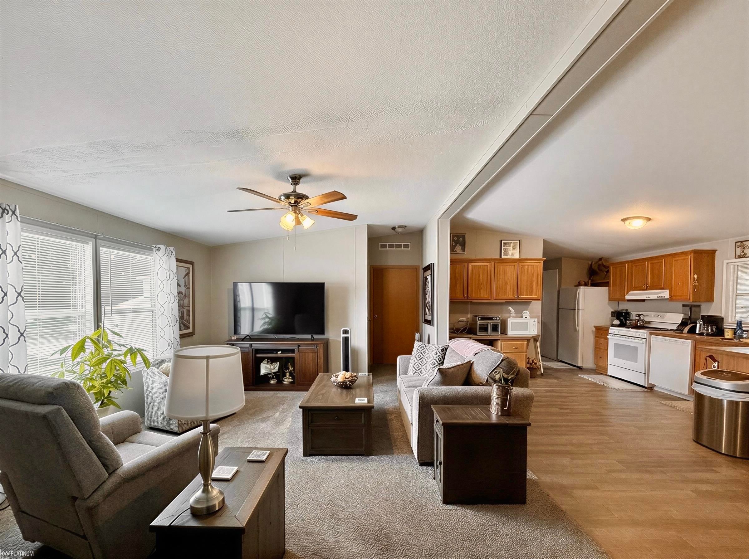 6039 Bentwood Circle