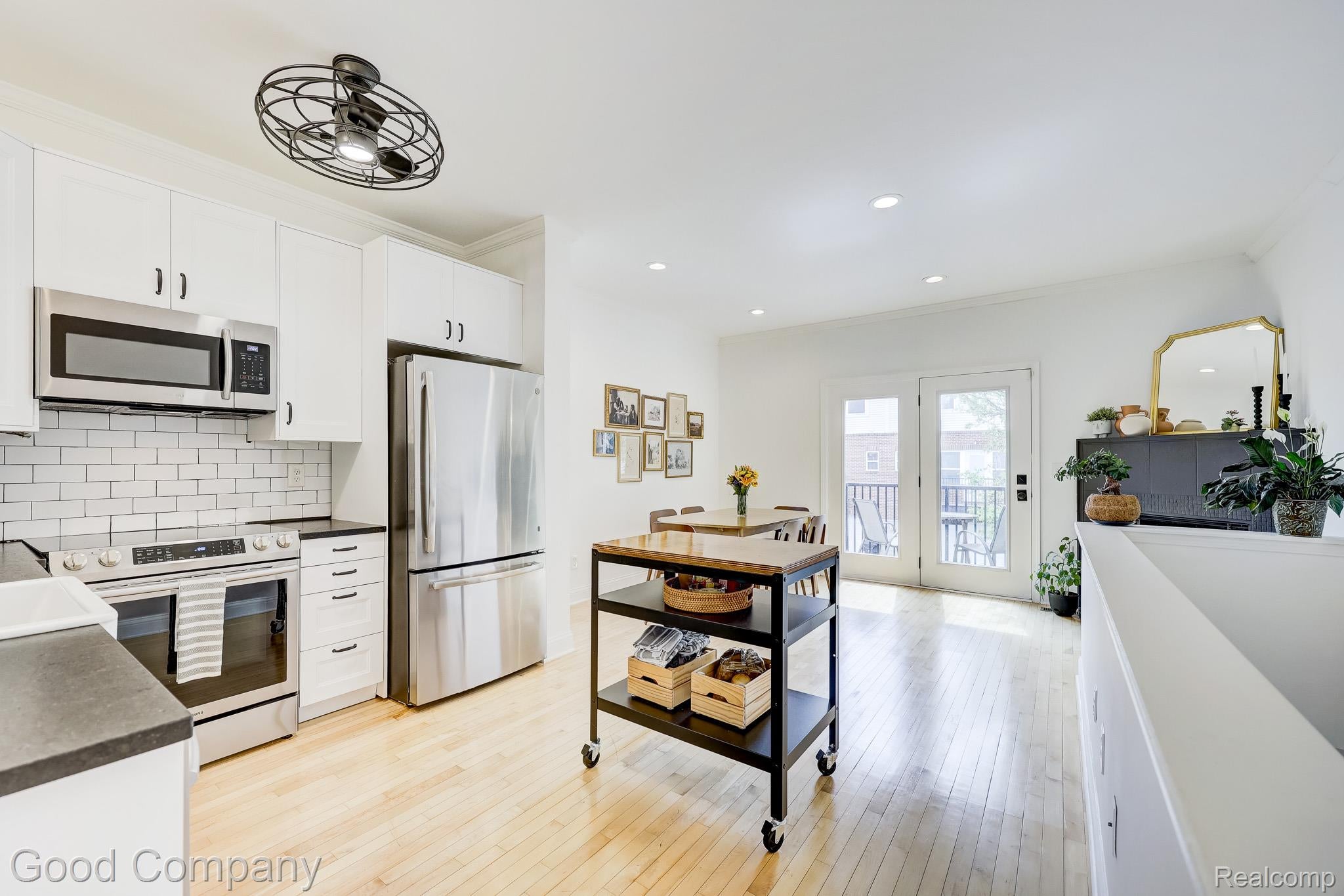 291 E Palmer Street 12