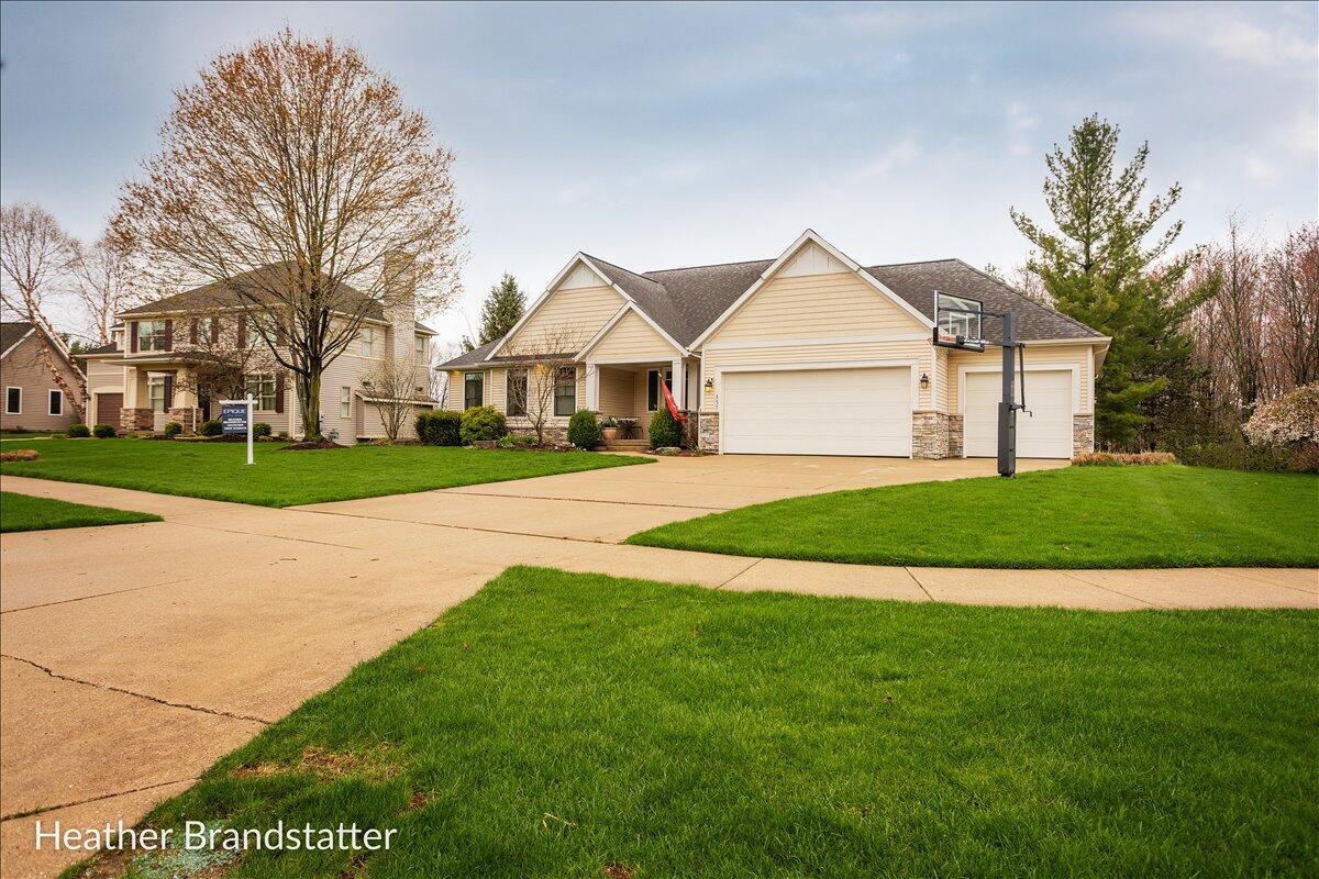 457 Village Springs Drive SE