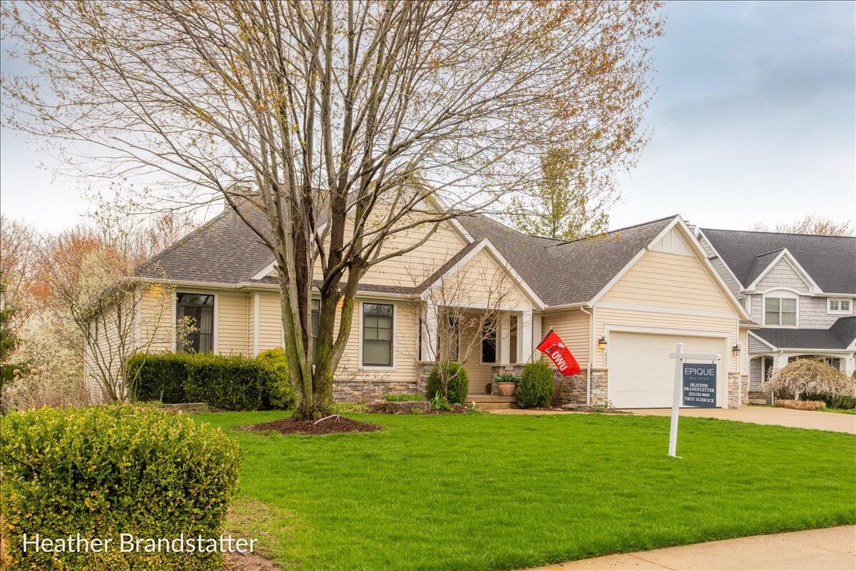 457 Village Springs Drive SE
