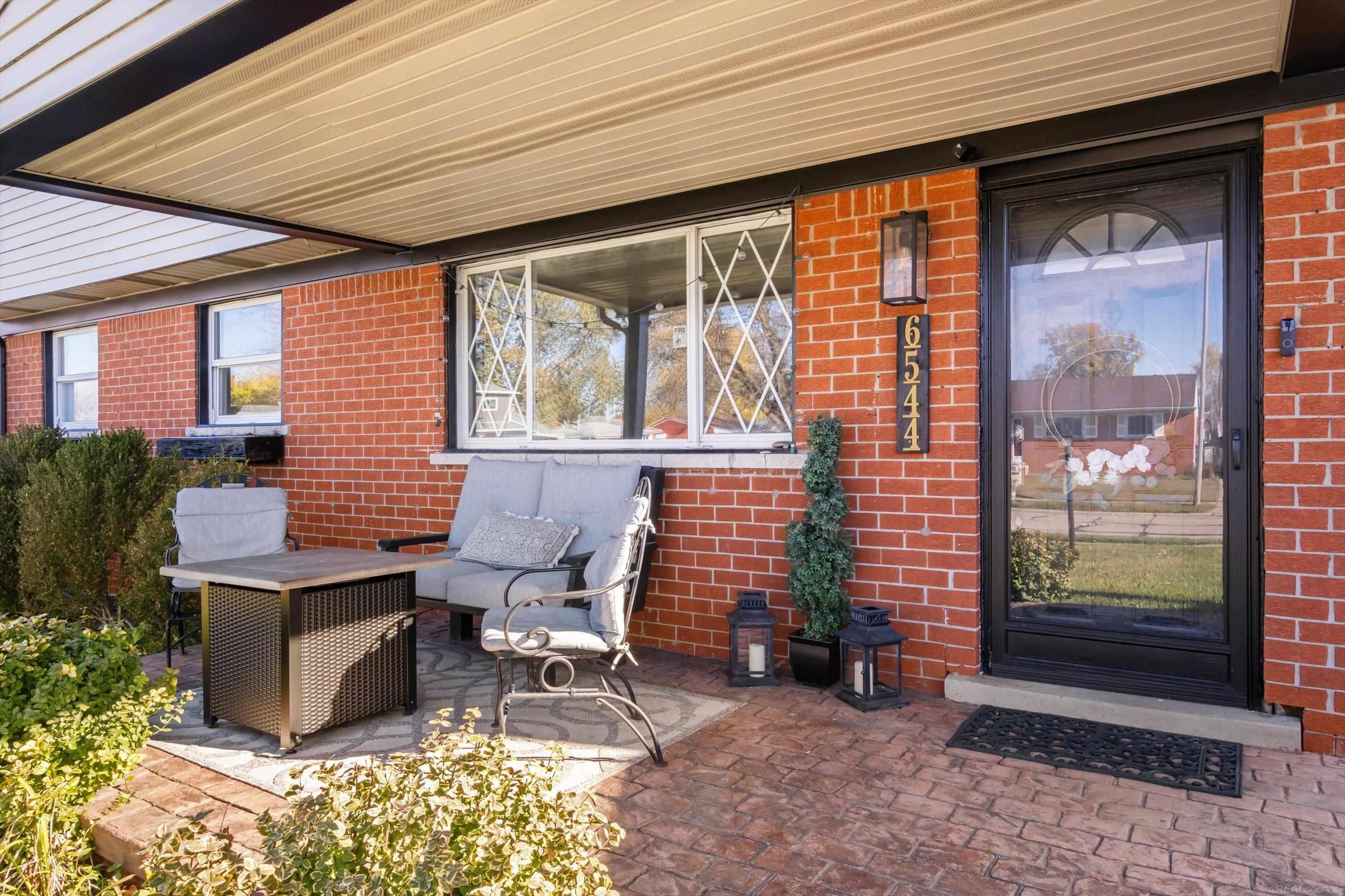 6544 Huntleigh Street