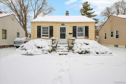 18981 Kenosha Street Harper Woods City MI 48225