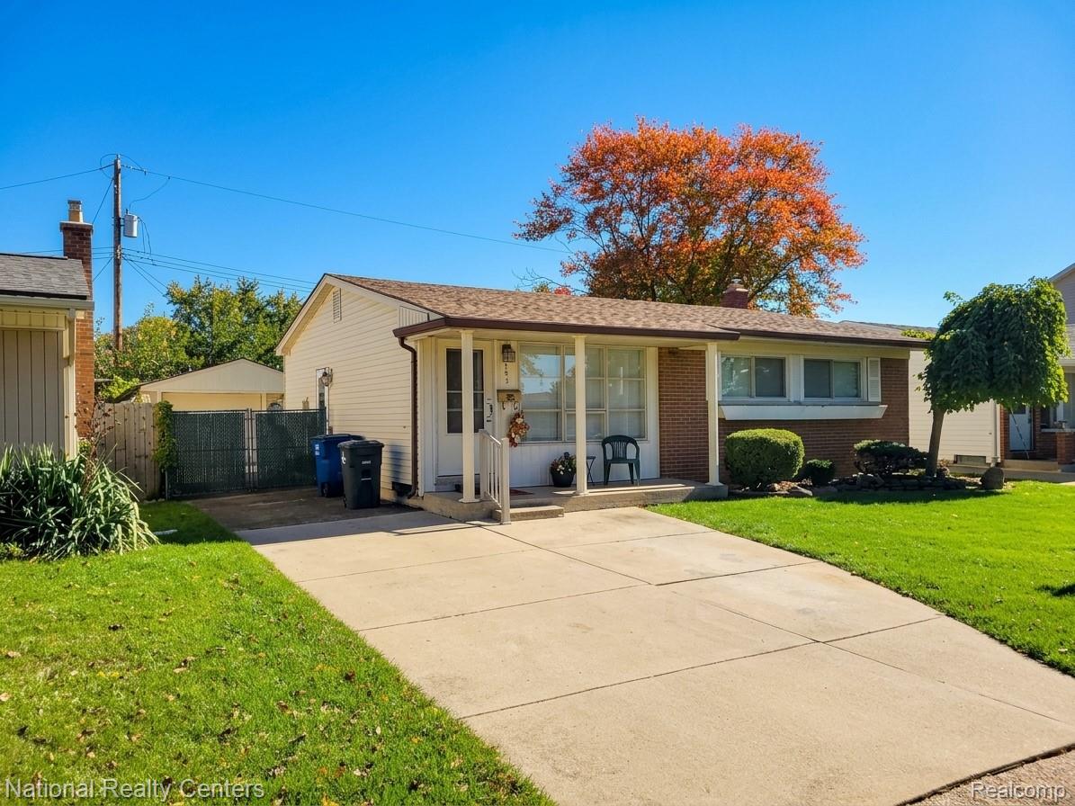 445 Van Lawn Street