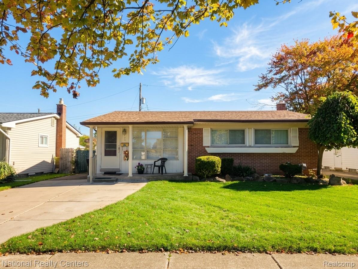 445 Van Lawn Street