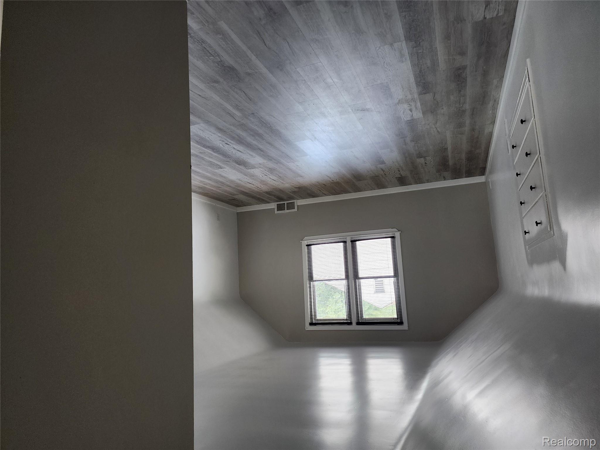 1429 E Milton Avenue