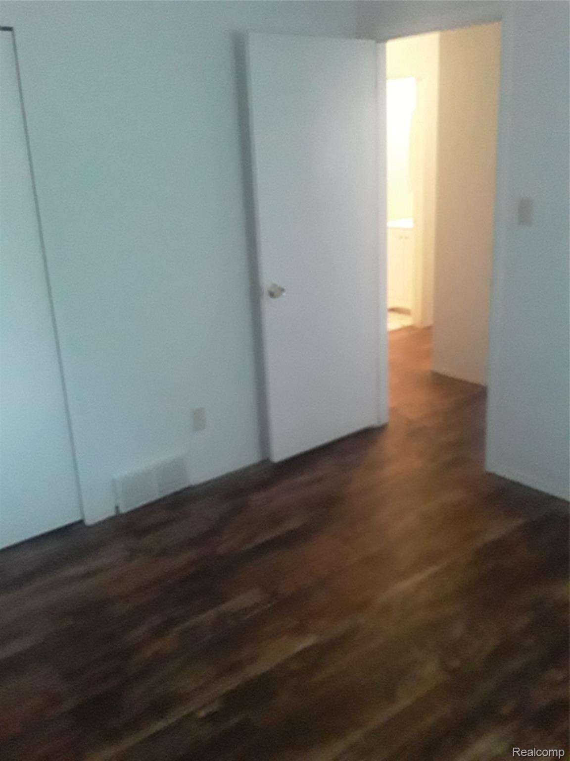 27455 AVONDALE Street