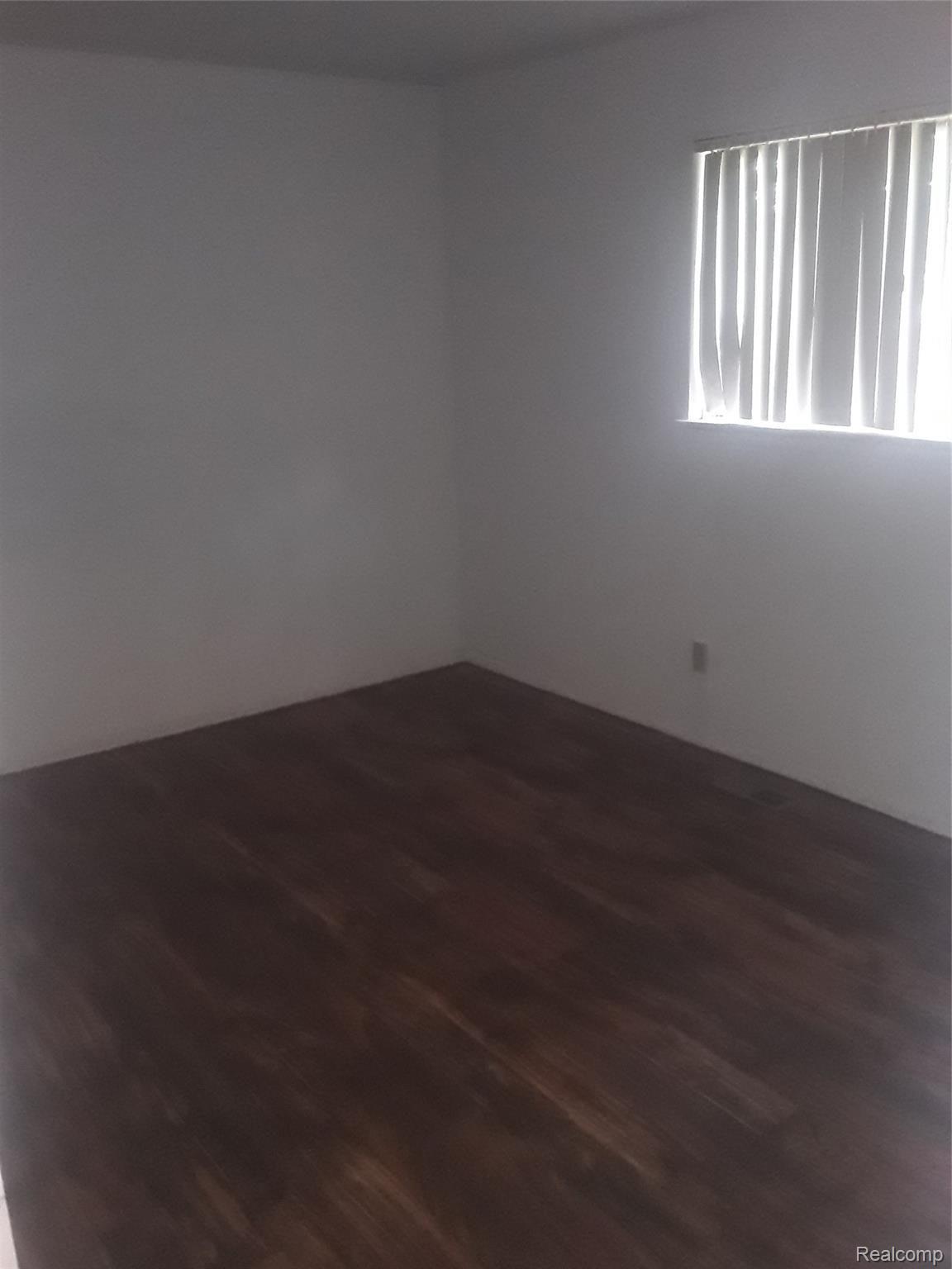 27455 AVONDALE Street